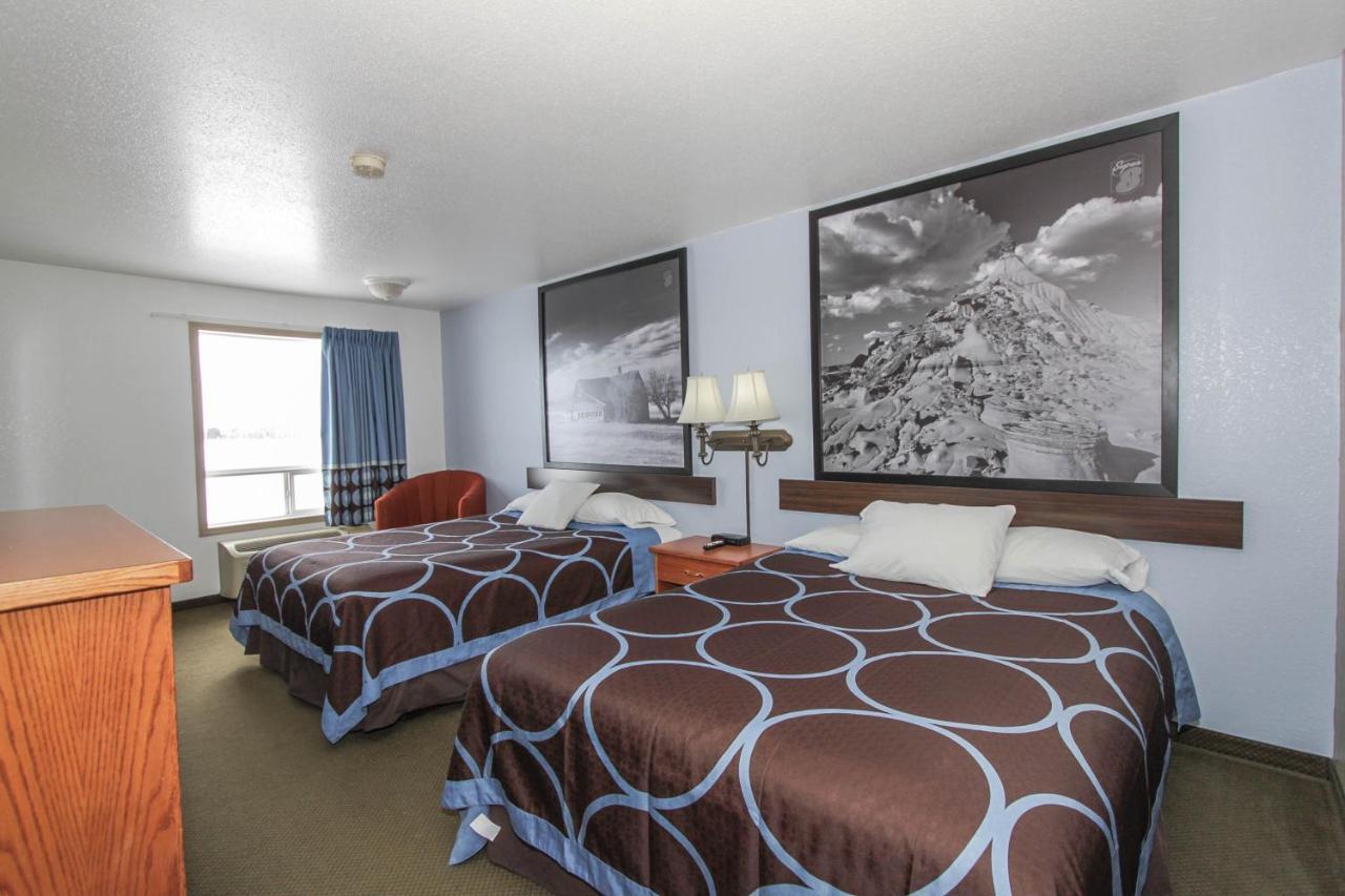 Super 8 By Wyndham Three Hills Ab Otel Dış mekan fotoğraf