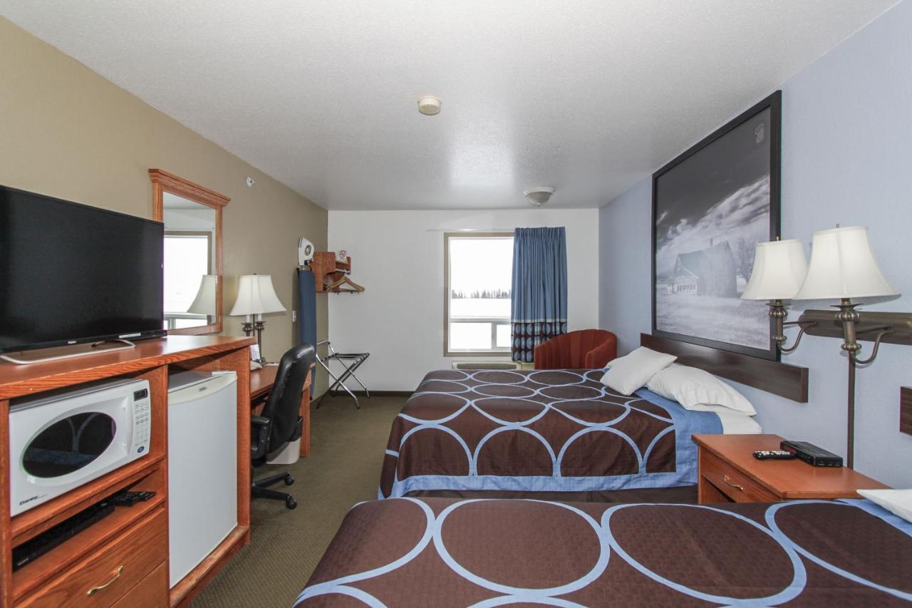 Super 8 By Wyndham Three Hills Ab Otel Dış mekan fotoğraf