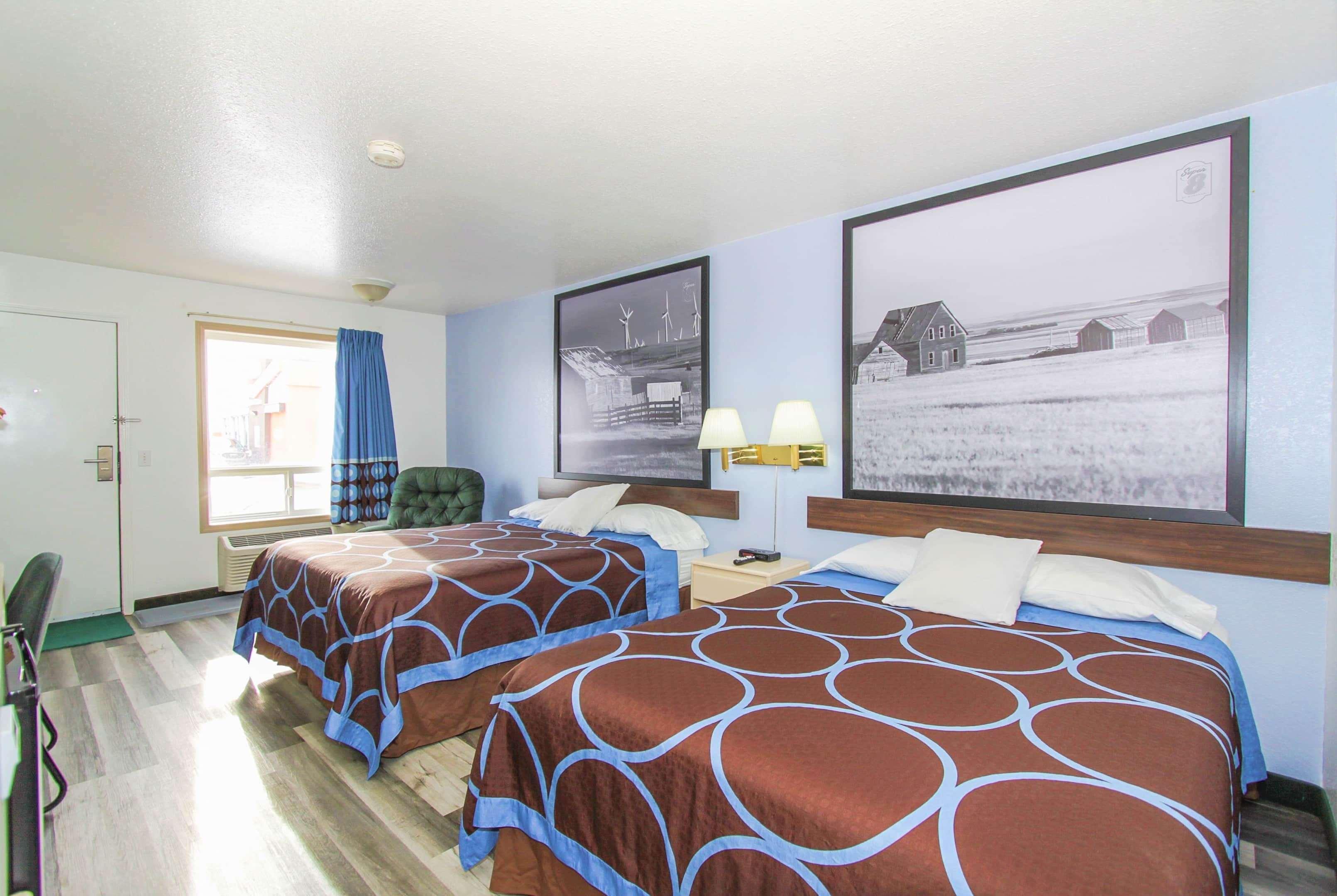 Super 8 By Wyndham Three Hills Ab Otel Dış mekan fotoğraf