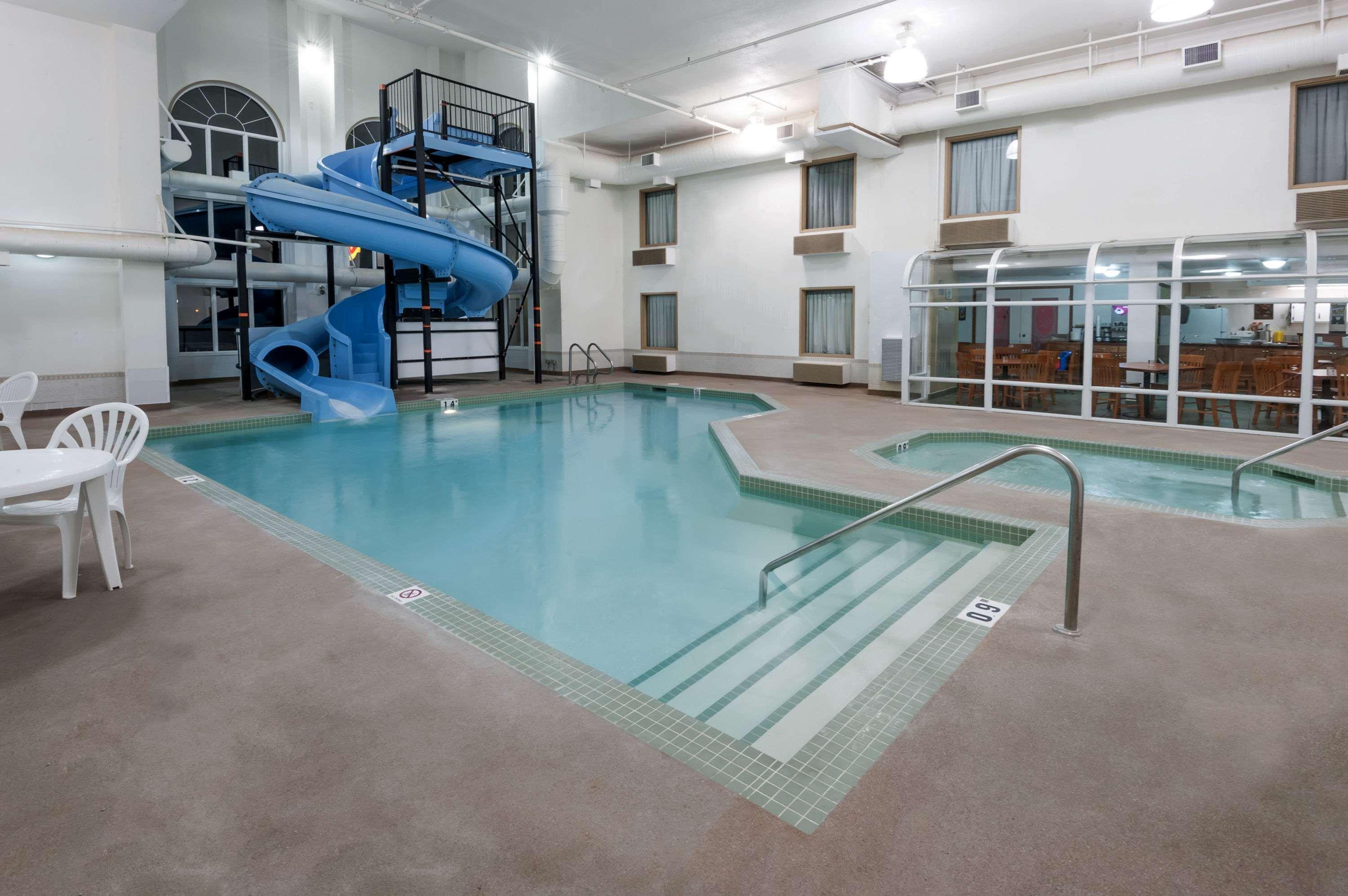 Super 8 By Wyndham Three Hills Ab Otel Dış mekan fotoğraf